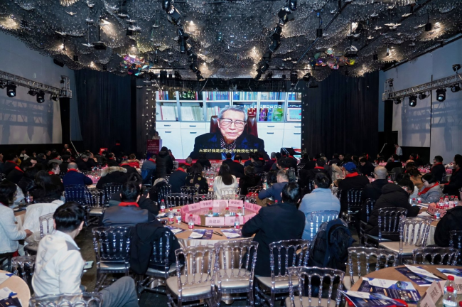 中国化学会甲壳素专业委员会主任，武汉大学资源与环境科学学院教授、博士生导师、武汉大学华山公司联合实验室首席科学家杜予民