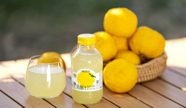 新兴品牌玩老派套路，宋柚汁陷柚汁含量争议