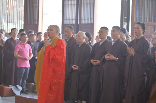 径山寺圆满举办护林放生晒经祈福归堂共修等系列活动