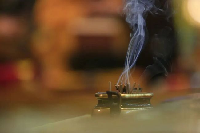 在家居士应知的50条戒律，你做到了几条？
