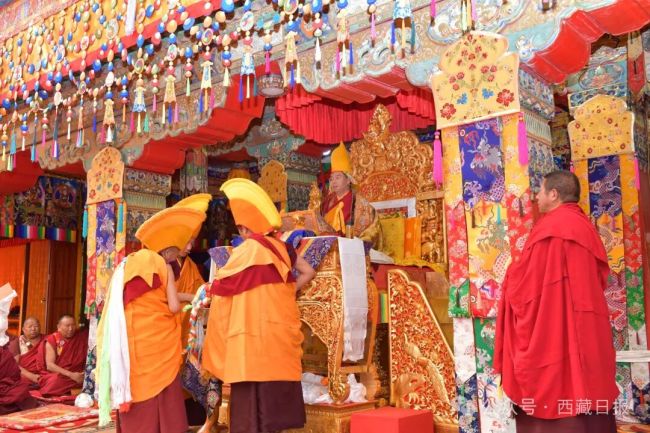 班禅额尔德尼·确吉杰布圆满举行时轮金刚灌顶法会