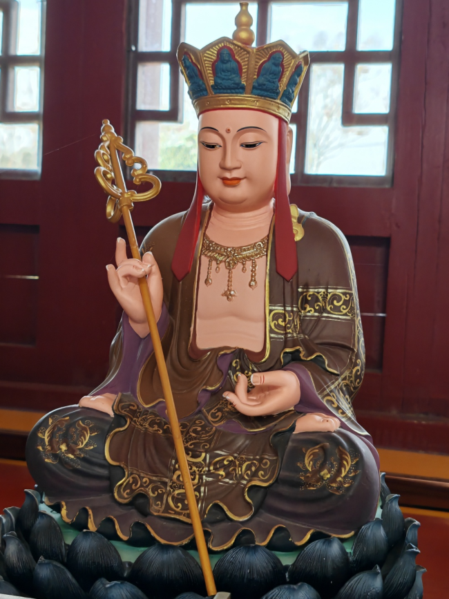 地藏菩萨为什么是出家人的形象？