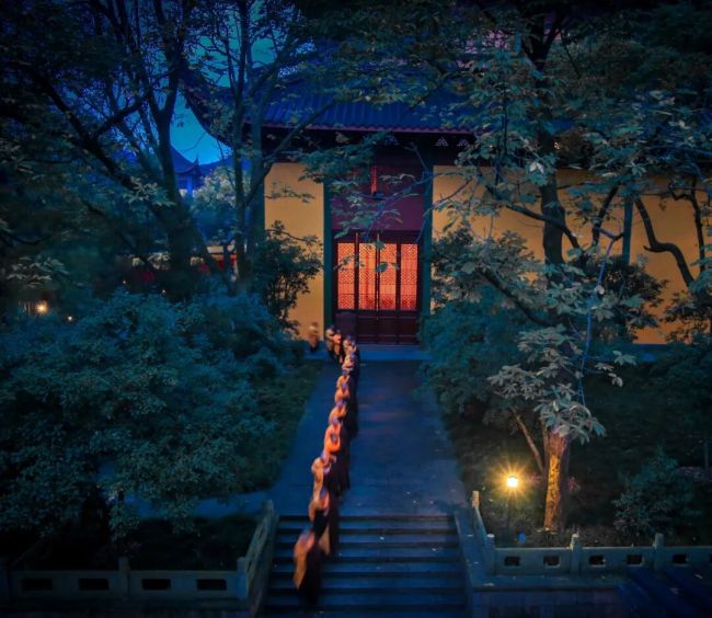 如暗遇明 如贫得宝