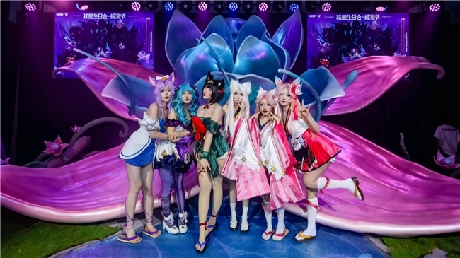 LOL生日会牌面，各女神COSER亲临现场！