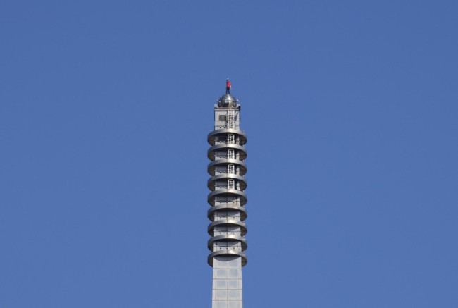 无绳无保护!美国攀岩狂人成功爬上中国台北101大楼