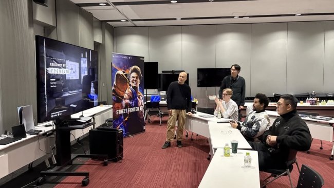 馋哭粉丝 歌手威肯现身卡普空总部提前玩到《生化危机9》