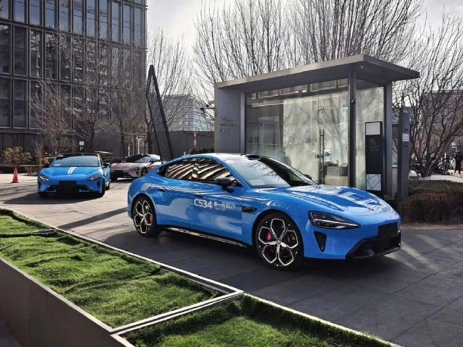 严把质量关!雷军晒新一代SU7测试车:我多次参加新车测试