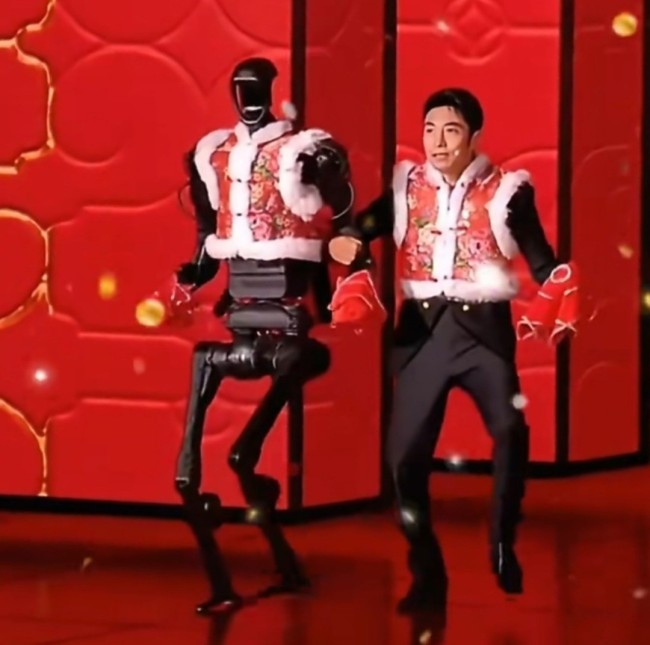 机器人全面入侵春晚 网友:这才一年进步这么大