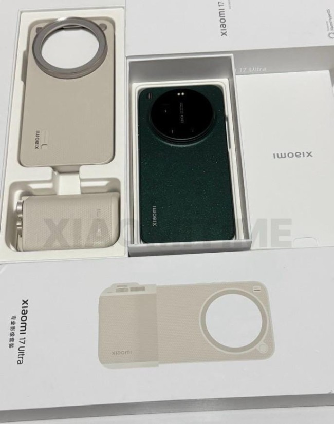 走出国门!小米17 Ultra国际版偷跑:电池变了