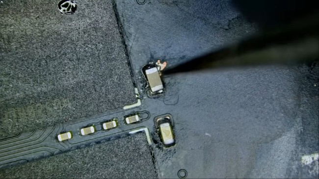 反面教材：冶金泄露导致RTX 5070显卡直接报废