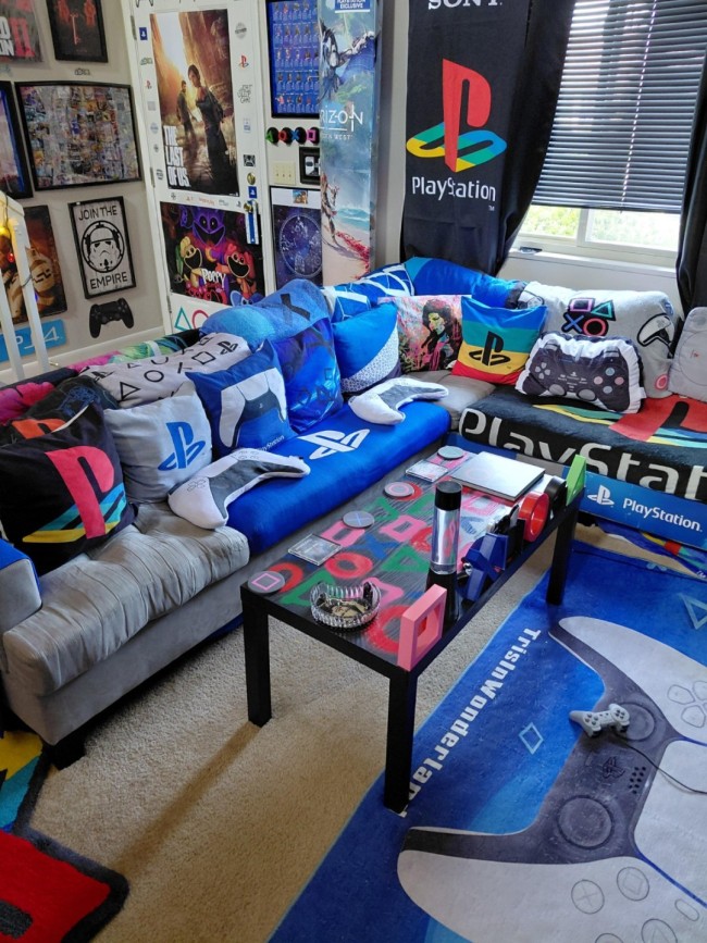 玩家晒酷炫的PS游戏房 网友：你没有女朋友