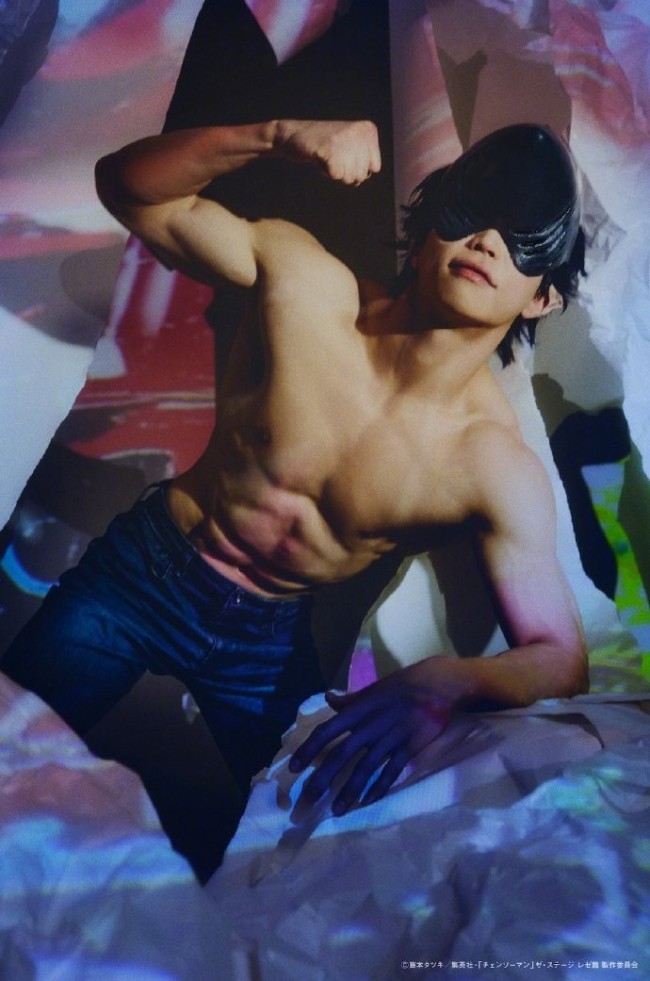 《电锯人：蕾塞篇》舞台剧超还原视觉图公开！平野绫饰演玛奇玛