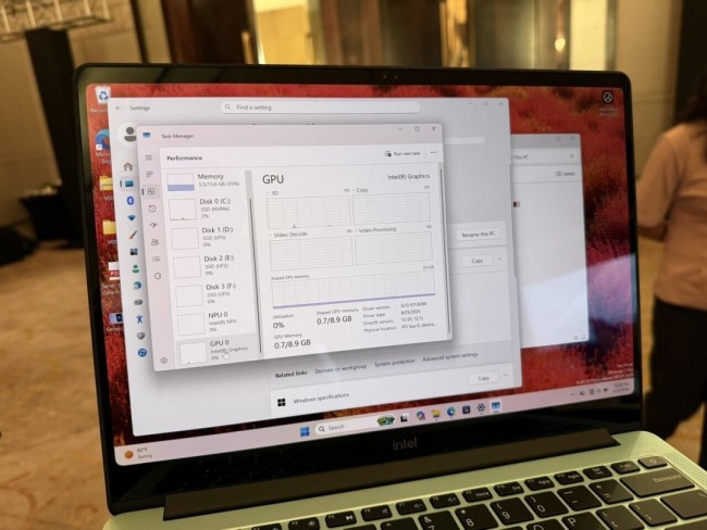 英特尔公版笔记本电脑曝光 类似MacBook Neo