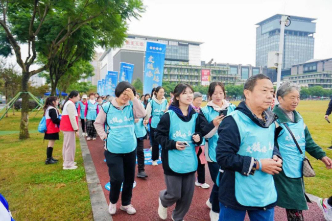 “爱髓缘 益起跑”2024年四川省无偿献血及造血干细胞捐献宣传公益跑燃情开跑