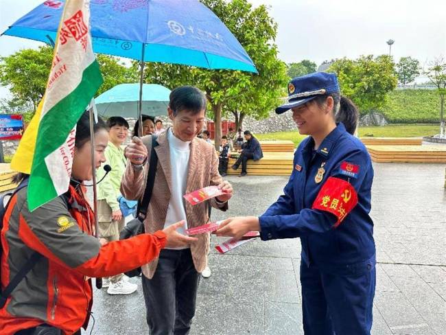 “三峡蓝”党建品牌：闪耀峡江暖民心