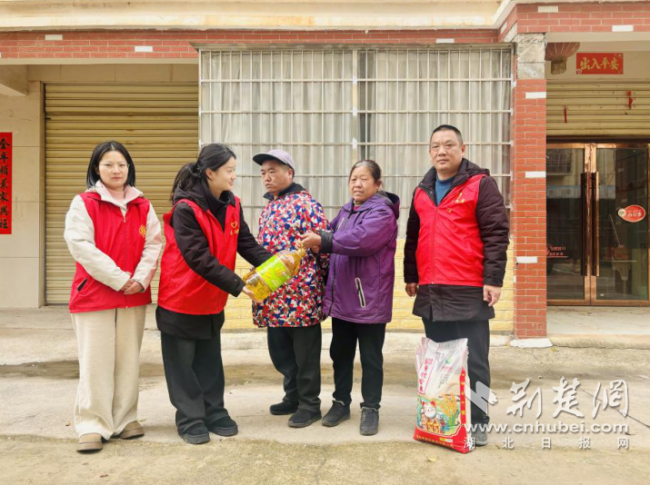 红心映初心 担当暖桑榆