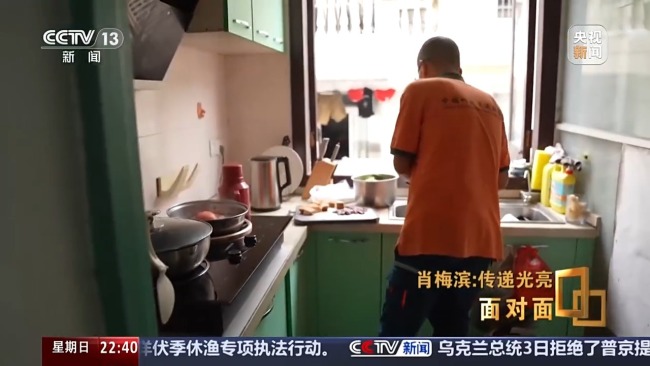 面对面丨志愿送餐、爱心义剪……“鼓浪屿好小哥”送信更送光亮