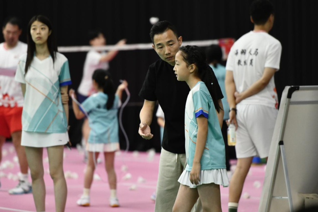 践行生活体育 迎接奥林匹克日 亿友韵动青少年羽毛球邀请赛举行