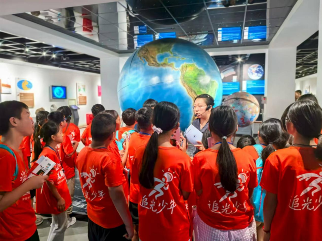 漯河市临颖县100名追光少年与首都北京的“梦幻联动”
