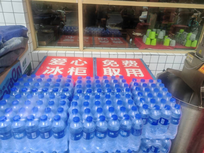 成都爱心冰柜满月记：超过800个站点为户外劳动者供水