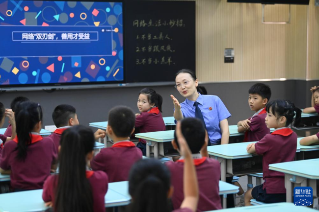 以法治守护未来 用大爱播撒温暖——记重庆检察未成年人保护工作团队代表