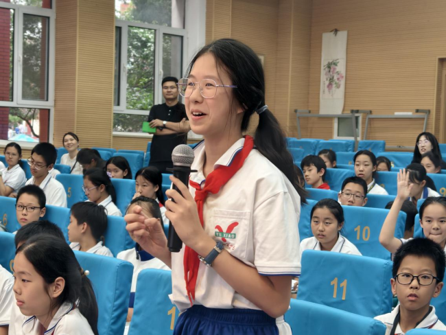 院士点燃科学星火，为育英学子开启“探秘石油”之旅