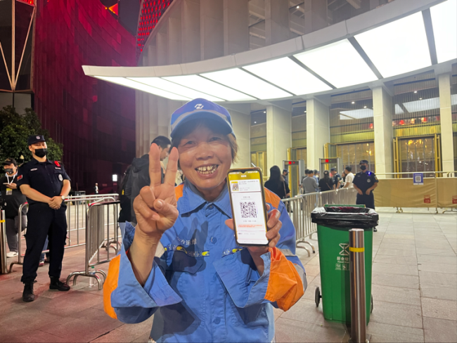 胡海泉「流浪者食堂」武汉站：用音乐温暖城市守护者