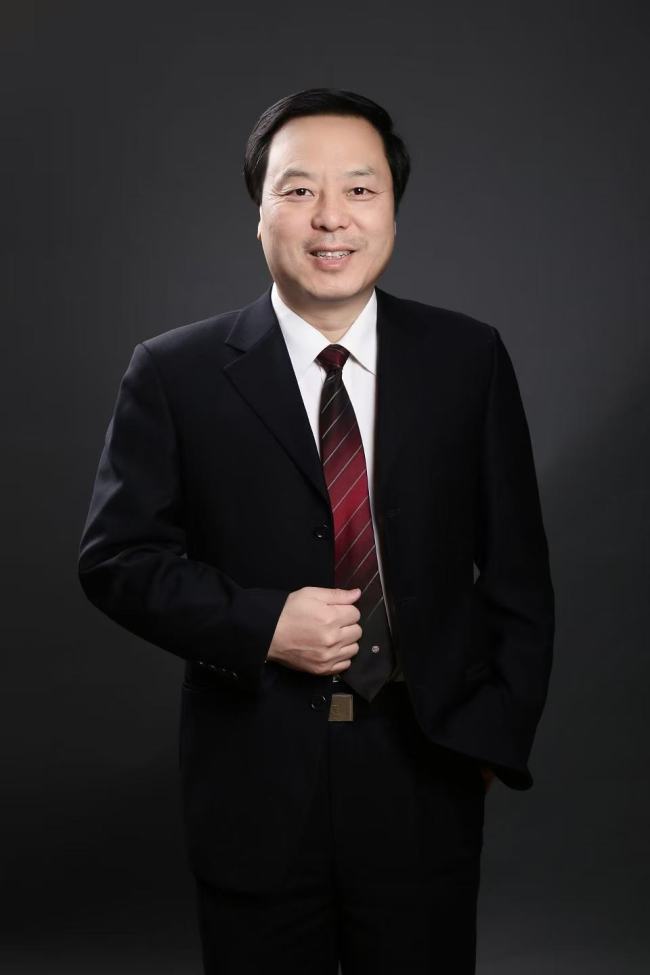 何忠杰