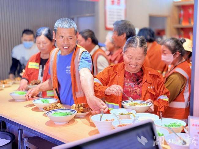 蕲春药膳暖人心:玉圆祥・时珍牛骨粉致敬城市美容师