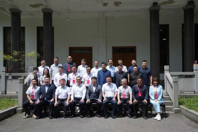 投资贵州正当其时 寇立国率30家上市公司及500强企业赴黔深度考察