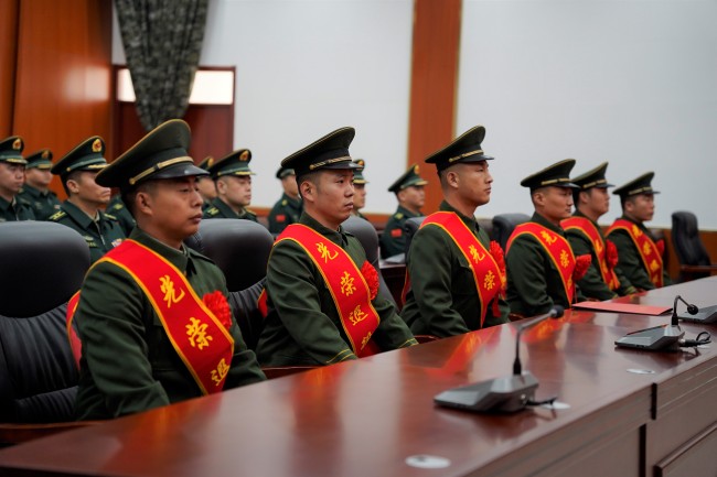 退伍季|冬天的风,吹来阵阵驼铃声 再见,老兵!