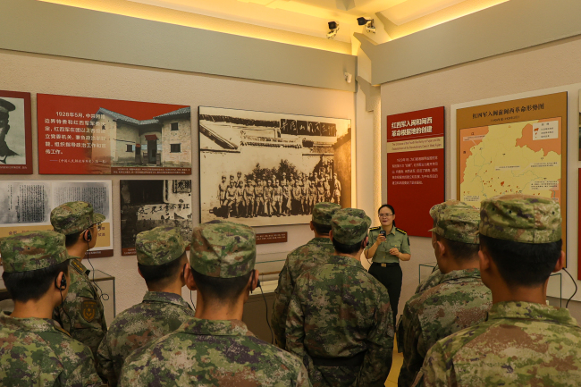 追寻先辈足迹 汲取奋进力量--东部战区空军航空兵某旅组织官兵赴古田会议旧址参观见学