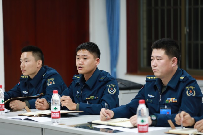 “培土墩苗”淬砺一线“带兵人”——中部战区空军某基地组织管理干部骨干暨保密业务集训