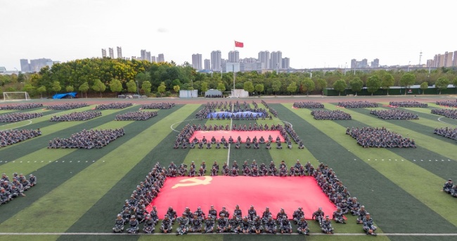 全程高燃！武汉学院2024级新生军训汇演震撼来袭