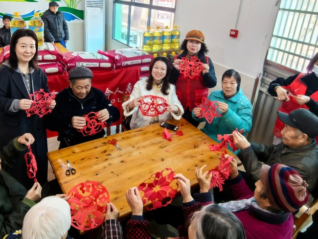 爱心慰问暖人心，与老同乐迎新春——富德生命人寿宜昌中支开展养老院爱心慰问活动