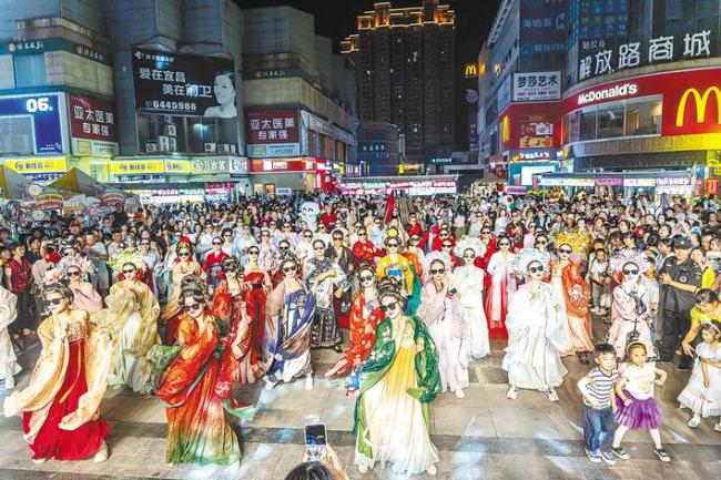 90后及00后成“五一”旅游绝对主力  魅力宜昌吸引年轻派