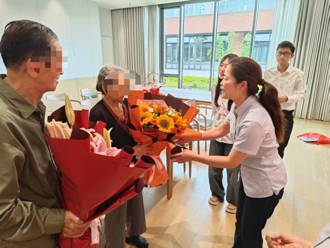 浦发银行武汉分行联合太保产险湖北分公司走进退伍老兵 聆听革命故事