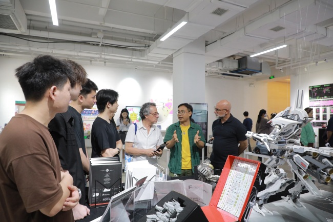 “二十面体，多维共振”——武汉设计工程学院2025优秀毕业设计作品展开展