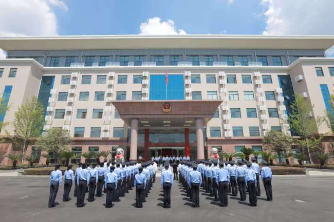 中华人民共和国鄂州出入境边防检查站揭牌成立