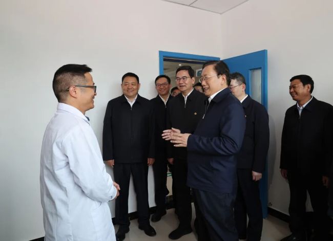 王忠林率湖北省党政代表团赴西藏山南学习考察并看望慰问援藏干部人才 用心用情用力 把对口援藏工作做得更扎实更有效 嘎玛泽登参加