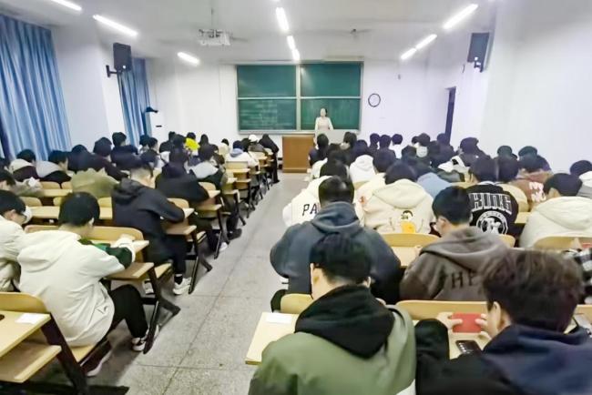 武汉工程大学邮电与信息工程学院开展2025年国家网络安全宣传周主题活动