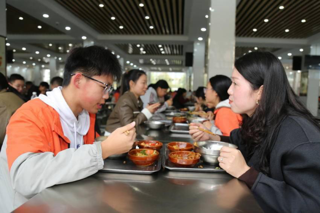 保康一中:食安可视化,守护零距离