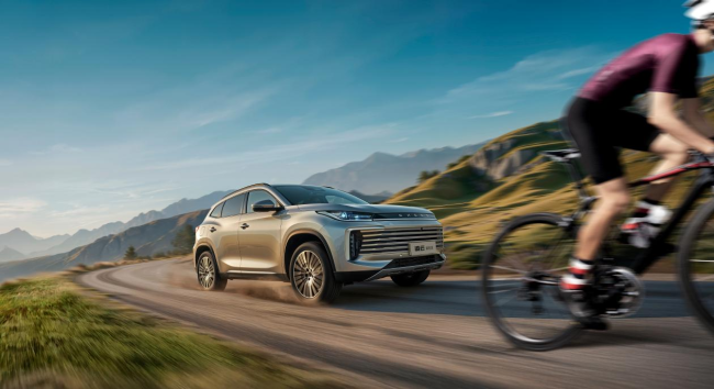 理性与温情的共鸣!技术总监张辰为何选择星途凌云曜夜版?