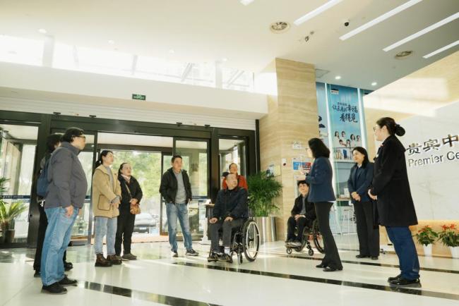 有爱无碍，暖心同行——浦发银行武汉分行无障碍服务体验活动架设沟通桥梁