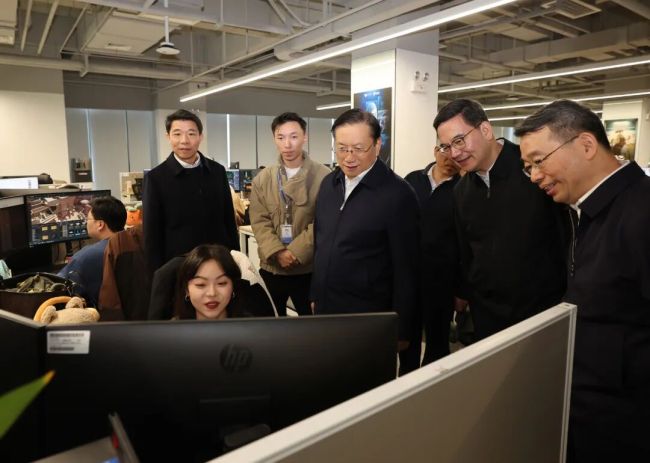 王忠林在武汉调研稳增长工作时强调 坚决完成全年经济社会发展目标任务 确保“十四五”圆满收官“十五五”良好开局