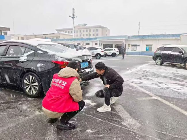 风雪砺初心 护航暖鄂州——平安产险鄂州中支全力开展冰雪天气救援行动