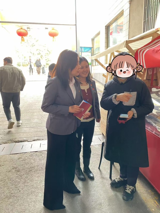 岁末采购添年味 金融护航暖团圆——广发银行武汉东湖支行亮相华科喻园年货节