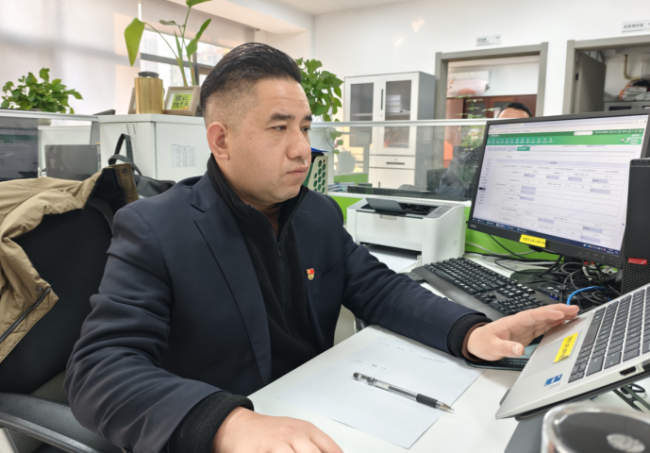 寒风中等了失主近一小时,这位邮储员工的举动太暖了