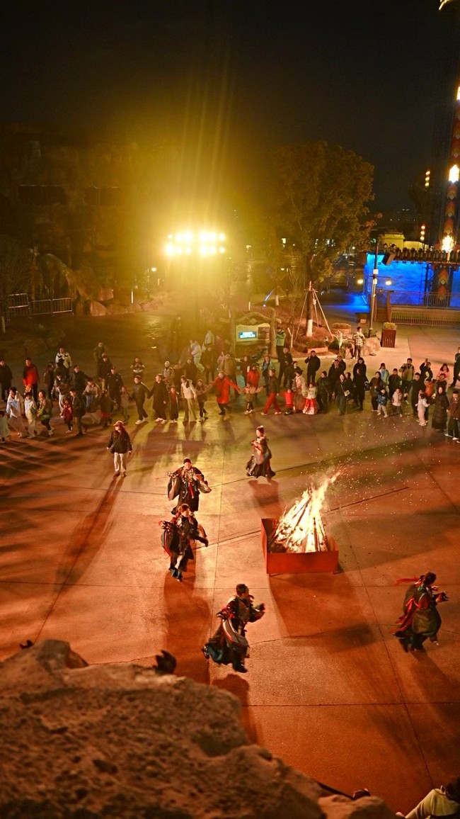 藏不住！6000 万消费券加持，江苏游客免票、属马姓马全免！黄石华侨城恐龙奇域 “奇幻马戏中国年” 春节火爆出圈