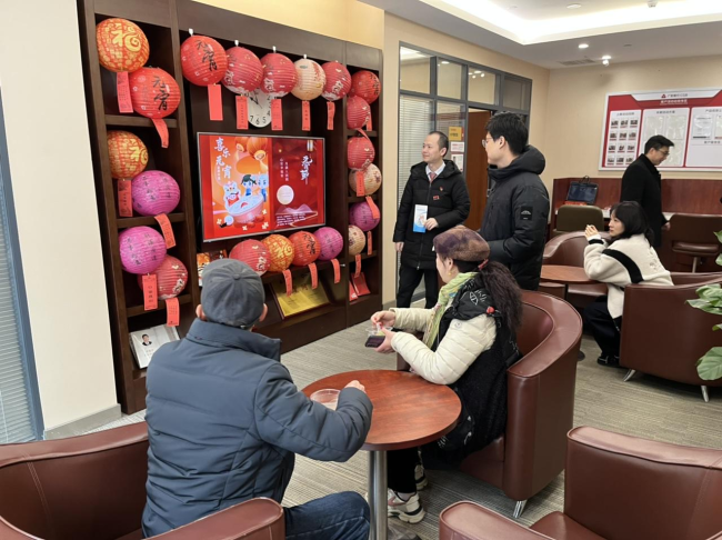 花灯闹元宵 消保护万家——广发银行东西湖支行开展金融知识宣传活动